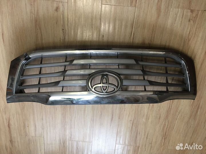 Решотка радиатора Hilux 7