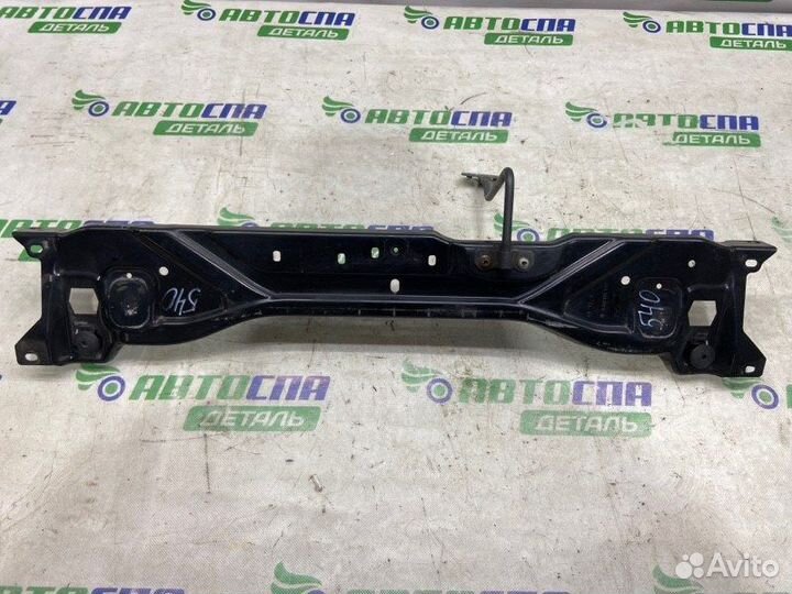 Планка радиаторов передняя Mercedes Benz E-Class