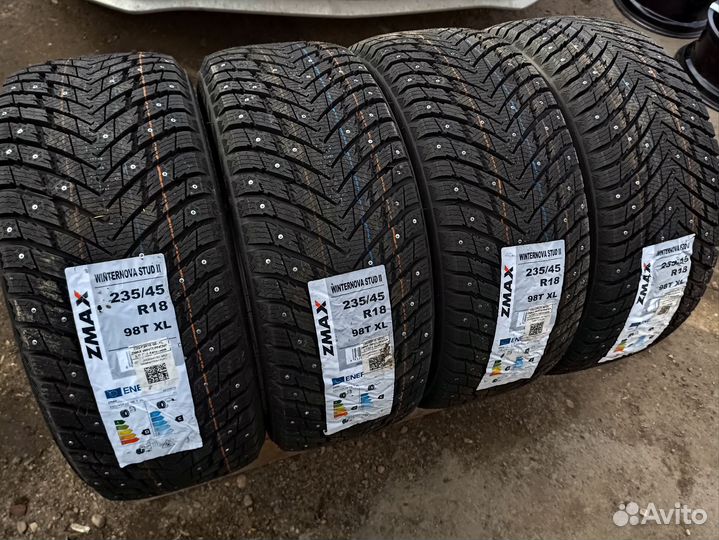 Zmax Winternova Stud II 235/45 R18