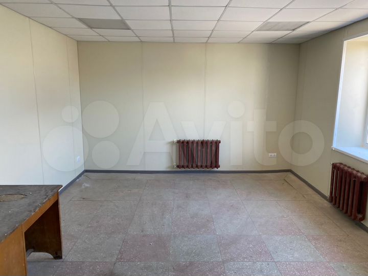 Офис, скад и бокс - 225 м²