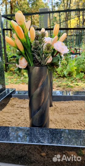 Ваза ритуальная для цветов металлическая