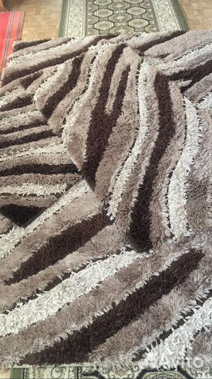 Ковер и 2 коврика