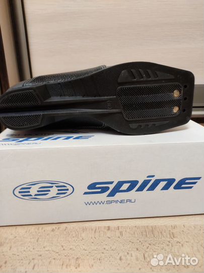 Лыжные ботинки spine
