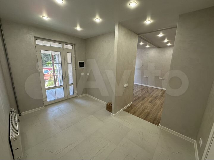 2-к. квартира, 63,6 м², 1/9 эт.