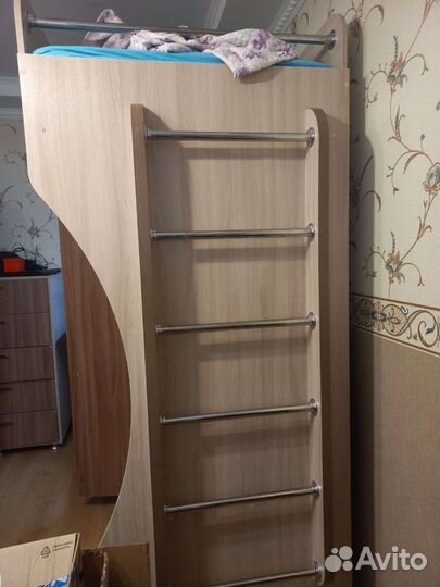 Детский уголок для школьника со спальным местом