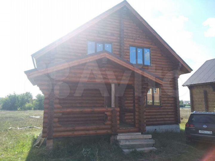 Коттедж 185 м² на участке 10 сот.