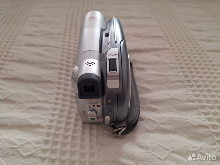 Видеокамера Canon DC100