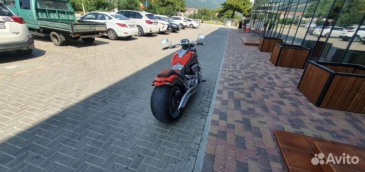 Suzuki m109r