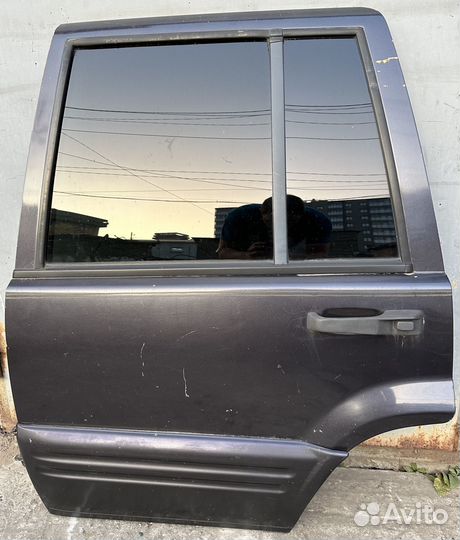 Задняя левая дверь Jeep Grand Cherokee ZJ, ZG