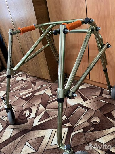 Продаю ходунки для детей дцп