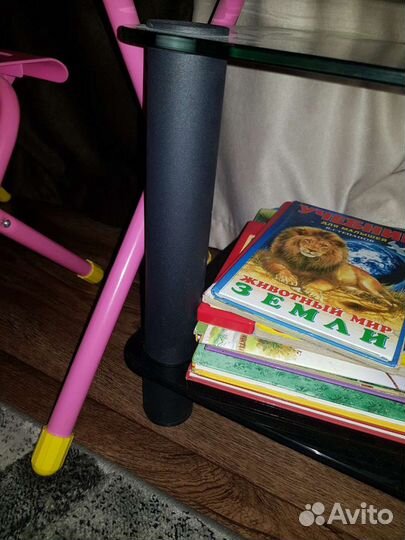 Стеклянная тумба под тв