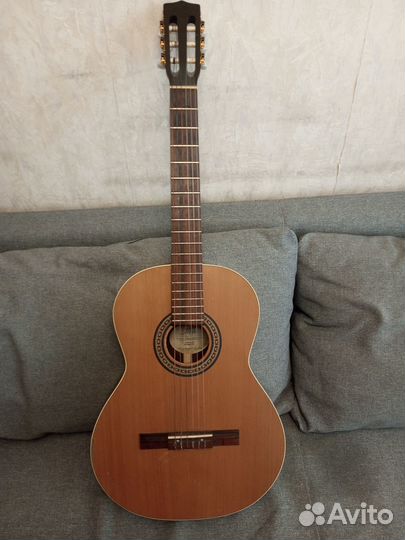 Классическая гитара La Patrie