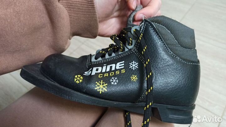 Лыжные ботинки детские 32 размер