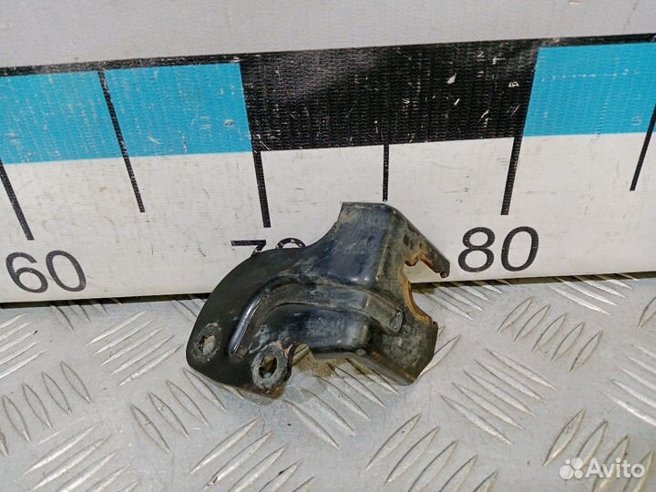 Б/У Кронштейн крепления троса кпп Opel Insi#001