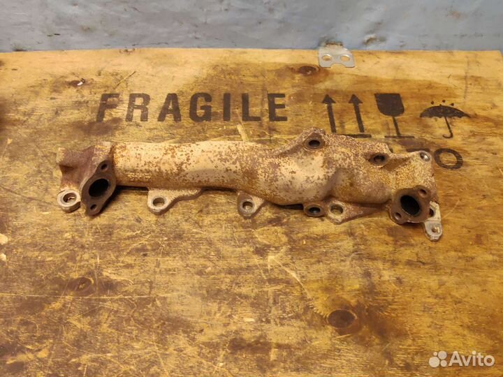 Выпускной коллектор правый Toyota LC200 1vdftv