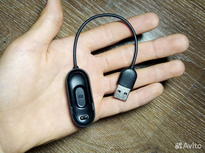 Зарядное устройство для фитнес браслета Mi Band 4