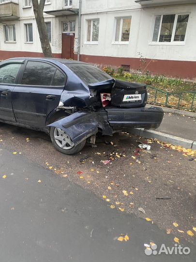 Hyundai Elantra 1.6 MT, 2004, битый, 250000км