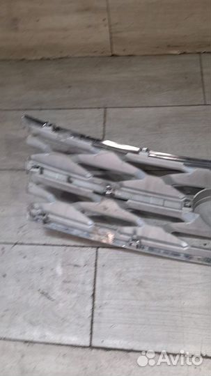 Накладка решетки радиатора Ford Explorer 5 С 2017