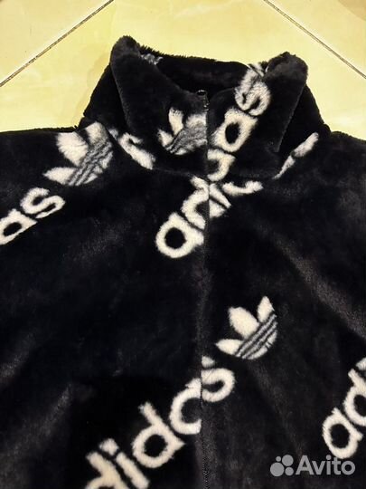 Куртка adidas оригинал новая с биркой