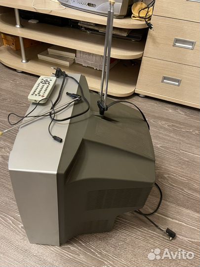 Маленький цветной телевизор Panasonic