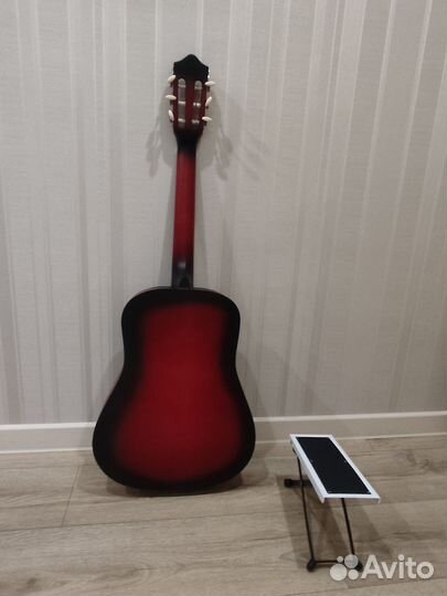 Акустическая гитара