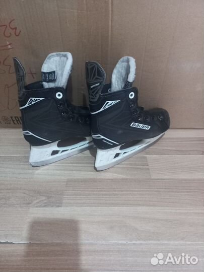 Хоккейные коньки bauer