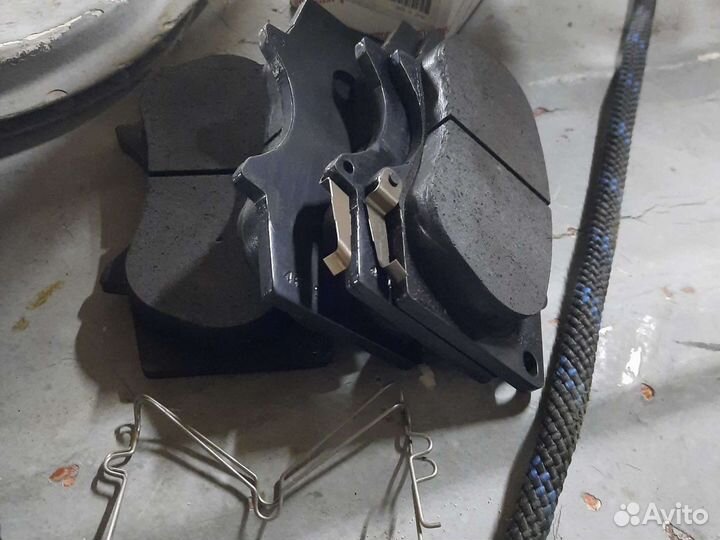 Тормозные колодки mitsubishi, lexus,тойота