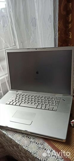 Apple macbook pro 17