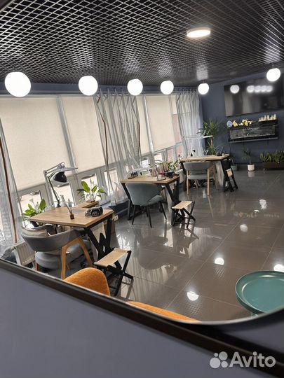 Маникюр и педикюр в 4 руки