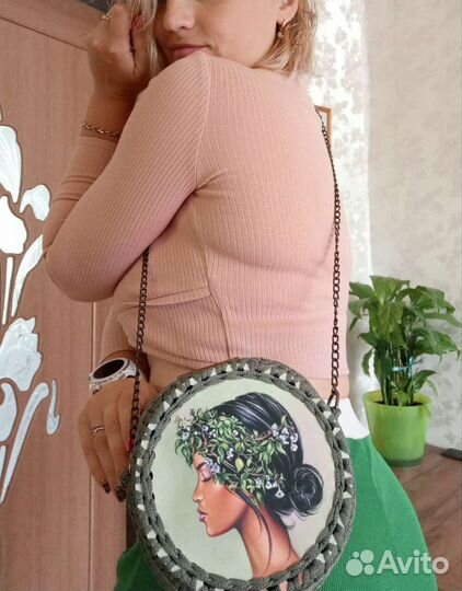 Круглая сумка с деревянной основой