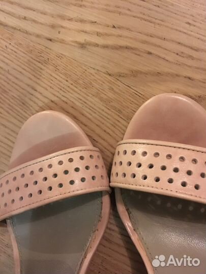 Продам босоножки Ecco