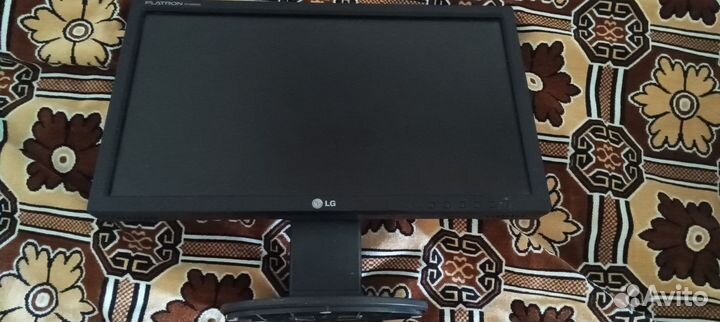 Монитор LG 19