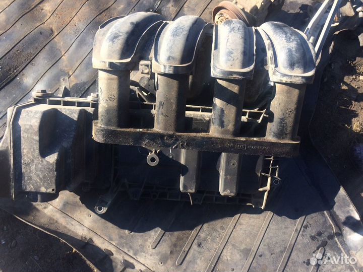 Впускной коллектор Nissan Note E11