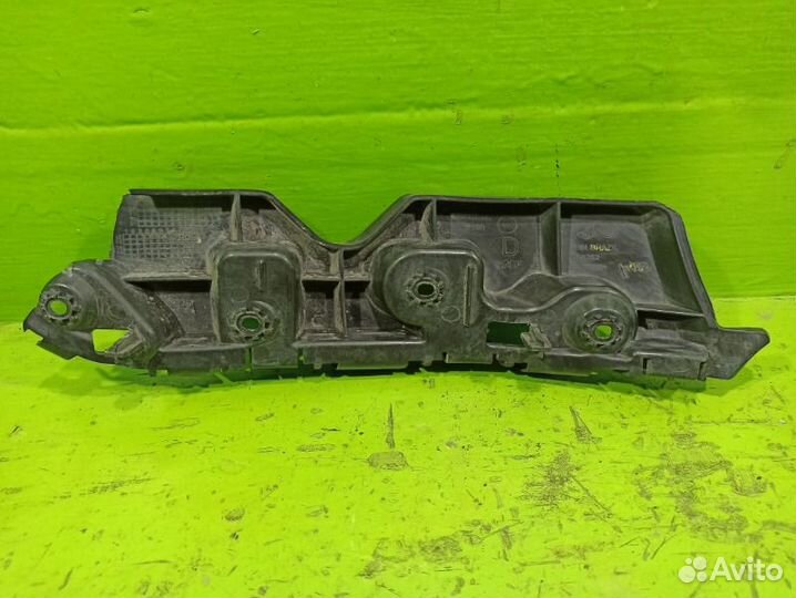 Кронштейн бампера передний правый Renault Duster