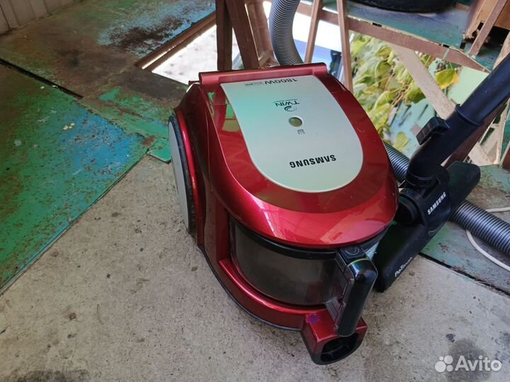 Пылесос бу Samsung 1800w