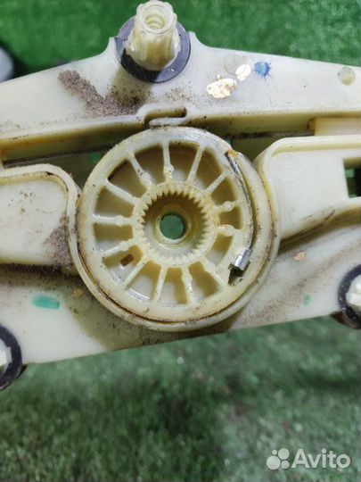 Стеклоподъемник задний левый Audi A6 C6