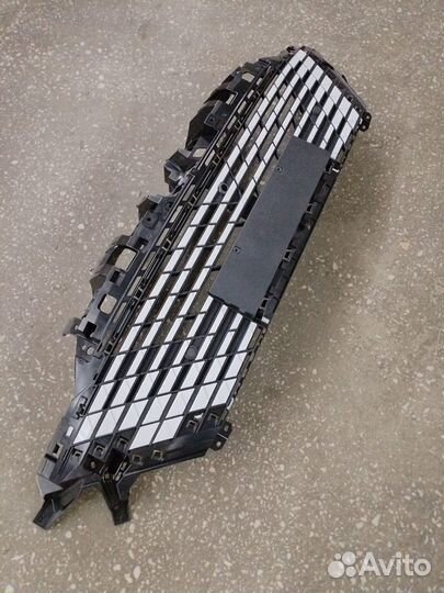 Решетка радиатора C281F2713011611