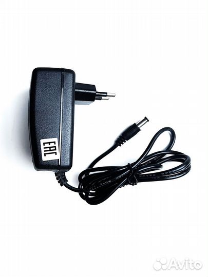 Блок питания (адаптер)