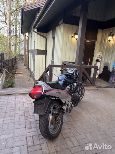 Suzuki gsx 750F Katana