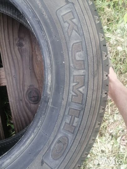 Kumho Road Venture ST KL11 235/65 R17 104T