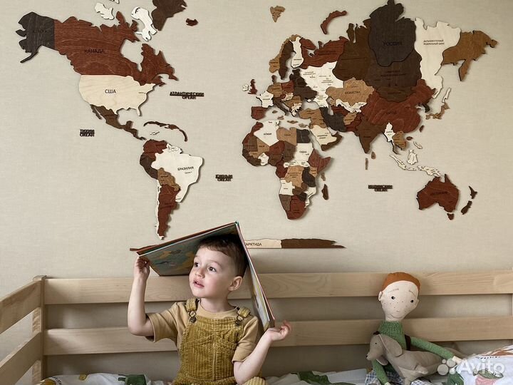 Деревянная карта мира ручной работы