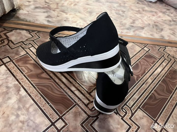 Обувь для девочки летняя