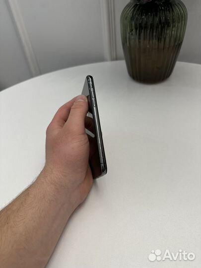 iPhone X, 64 ГБ