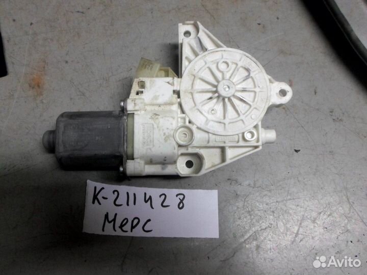 Моторчик стеклоподъемника передний правый