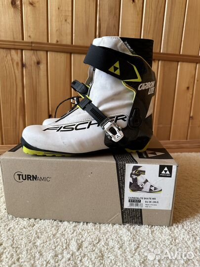 Лыжные ботинки коньковые fisher carbonlite skate