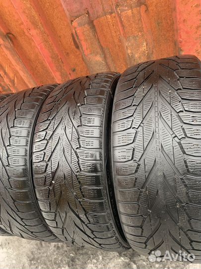 Nokian Tyres Hakkapeliitta R2 SUV 255/45 R20 105R