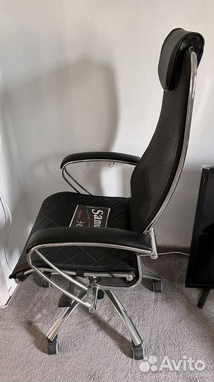 Офисное кресло