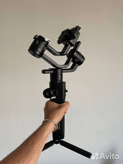 Трехосевой стабилизатор DJI Ronin-S