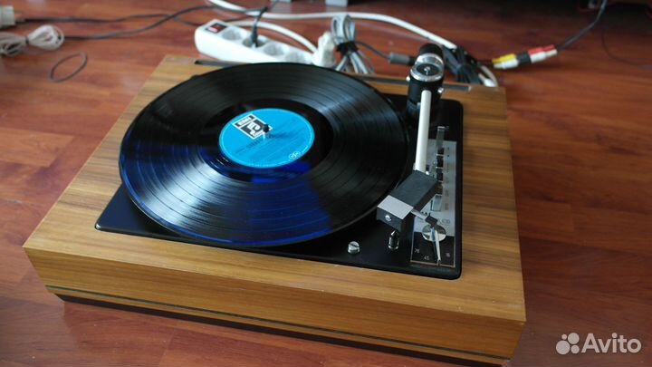 Проигрыватель винила elac Miracord 630