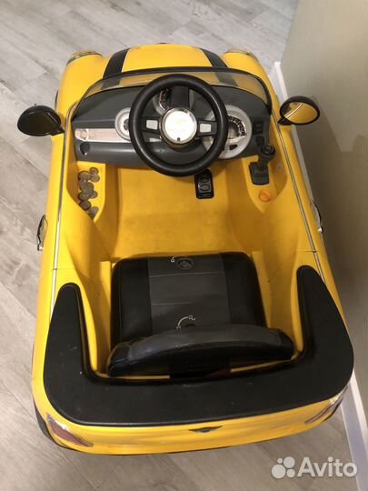 Детская машина электромобиль с пультом